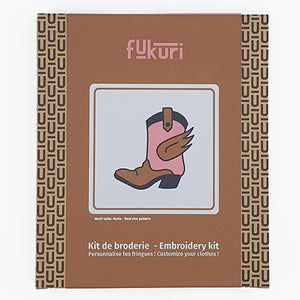 20052-Broderie-Fukuri-kit-broderie-Bottes-complet-packaging