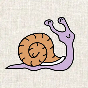 Kit broderie escargot au design moderne et kawaii, parfait pour débutants et amateurs de DIY créatif. Fukuri