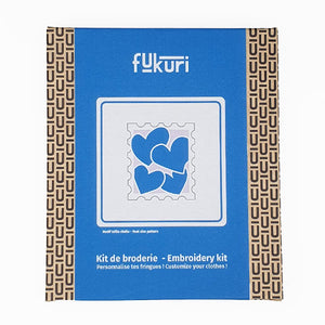 Kit broderie complet Fukuri timbre coeurs bleu vif - embroidery kit stamp hearts vibrant blue packaging