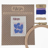 Kit broderie complet Fukuri timbre coeurs bleu vif - embroidery kit stamp hearts vibrant blue unbox