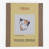 20057-Broderie-Fukuri-kit-broderie-Chat-complet-packaging