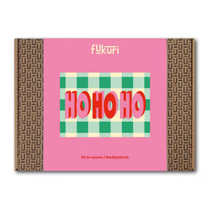 DIY kit complet canevas Fukuri sur le thème de Noël. Ce canevas moderne  très stylé permet aux débutants et enfants à partir de 10 ans de réaliser un joli projet DIY. Le kit complet contient tout le nécessaire.