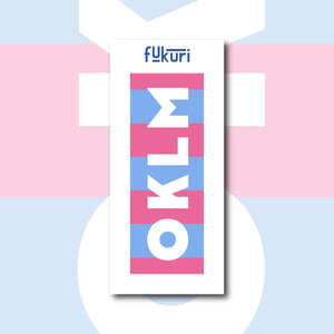 Illustration du kit canevas marque-page au motif OKLM. Très facile même pour les débutants et enfants 10+