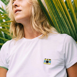 Simulation du kit broderie Appareil photo sur Tee-shirt