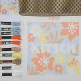 Unbox du kit canevas complet Fukuri au motif floral et mot Kitsch