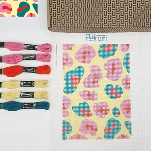 Contenu du kit canevas léopard multicolore complet