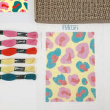 Contenu du kit canevas léopard multicolore complet