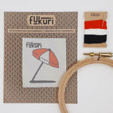 Contenu du kit broderie complet au motif parasol, pour personnalisation ou upcycling
