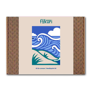 Packaging du kit complet canevas Fukuri au motif estival de vague.