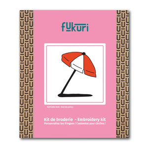 Kit broderie parasol Fukuri pour apprendre à broder sur ses fringues. Le kit complet contient tout pour débuter à broder à partir de 12 ans.