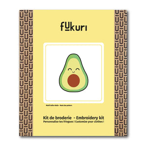Packaging du kit broderie avocat de Fukuri