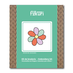 Packaging du kit Broderie complet au motif de fleur multicolore