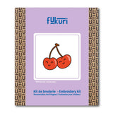 Packaging du kit broderie cerises packaging