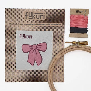 Contenu du kit de broderie Fukuri complet Noeud rose