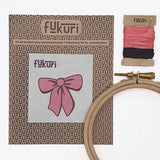 Contenu du kit de broderie Fukuri complet Noeud rose