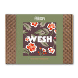 Kit canevas Wesh au motif floral. Packaging du kit canevas complet