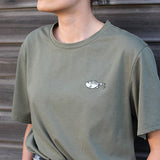 Réalisation du kit de broderie Fugu sur un tee-shirt kaki